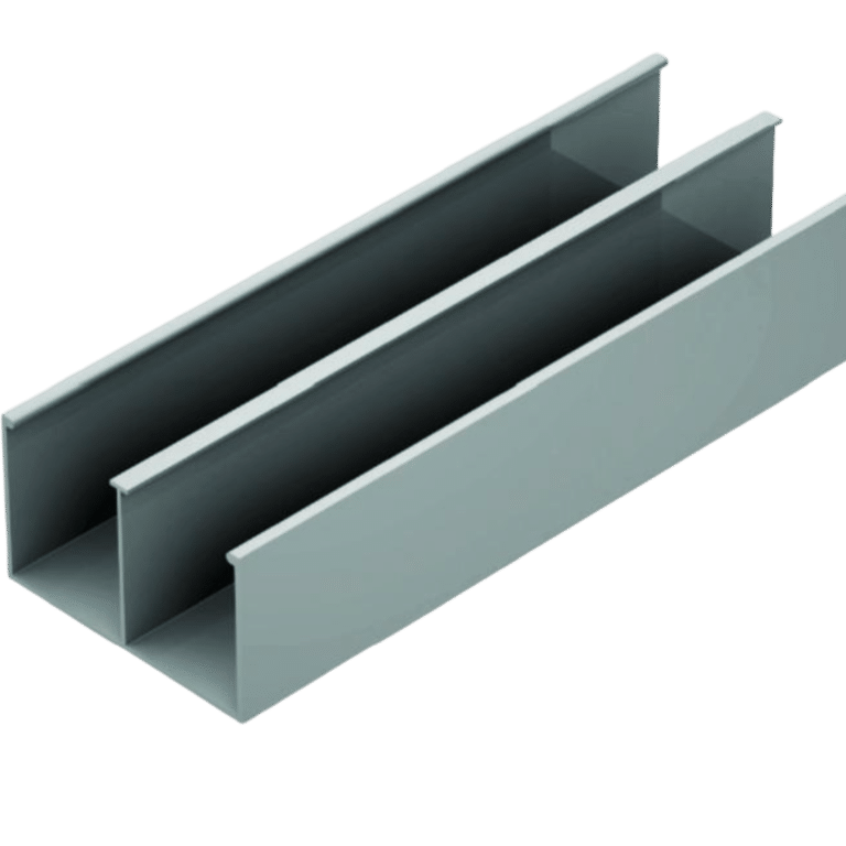 Barra de perfilado duplo liso (sem furos) de aço galvanizado, para projetos customizados de infraestrutura, fornecida pela Veppel no Rio de Janeiro.